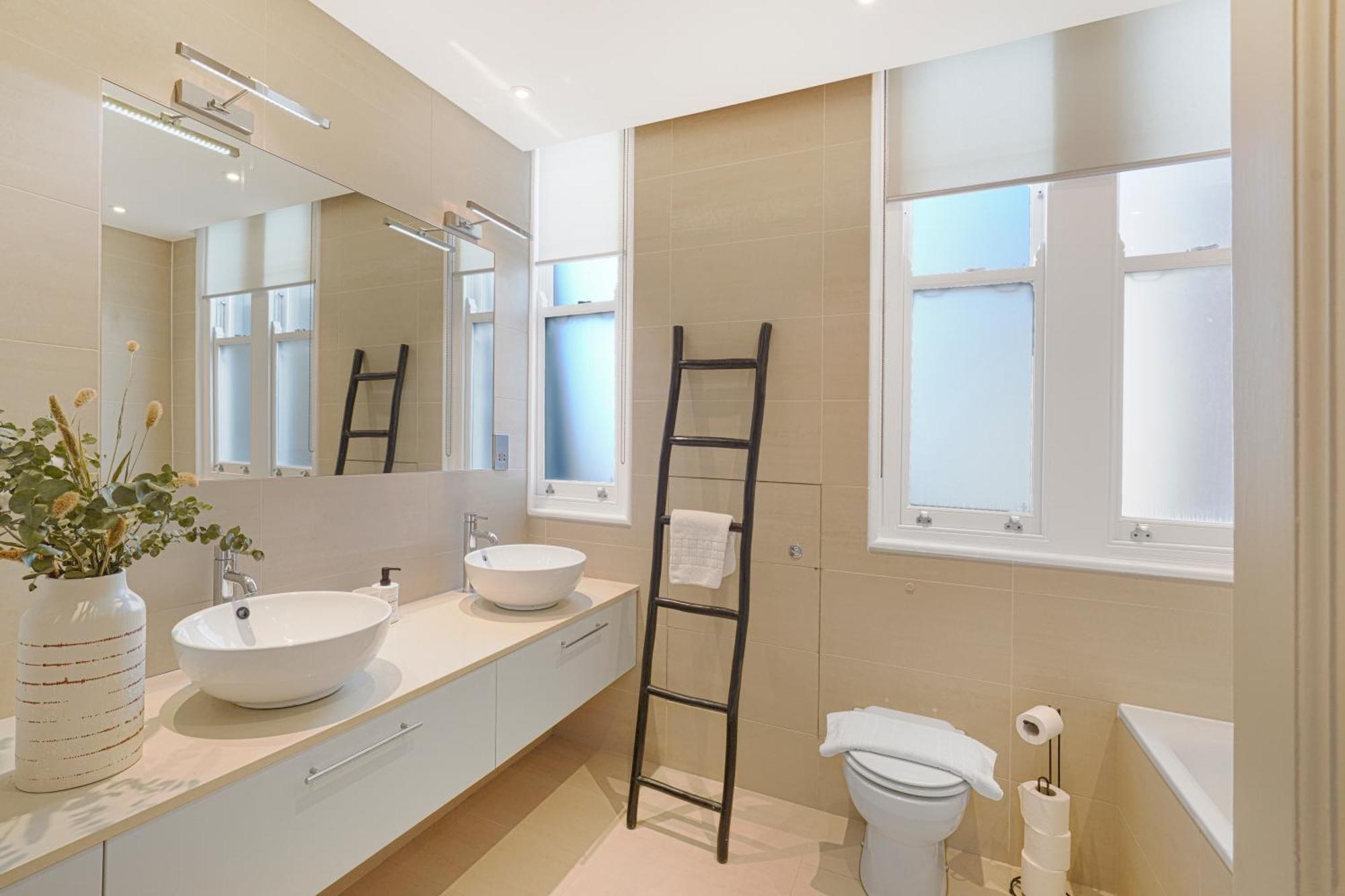 Spacious And Modern 4 Beds Home In Kensington Лондон Екстер'єр фото